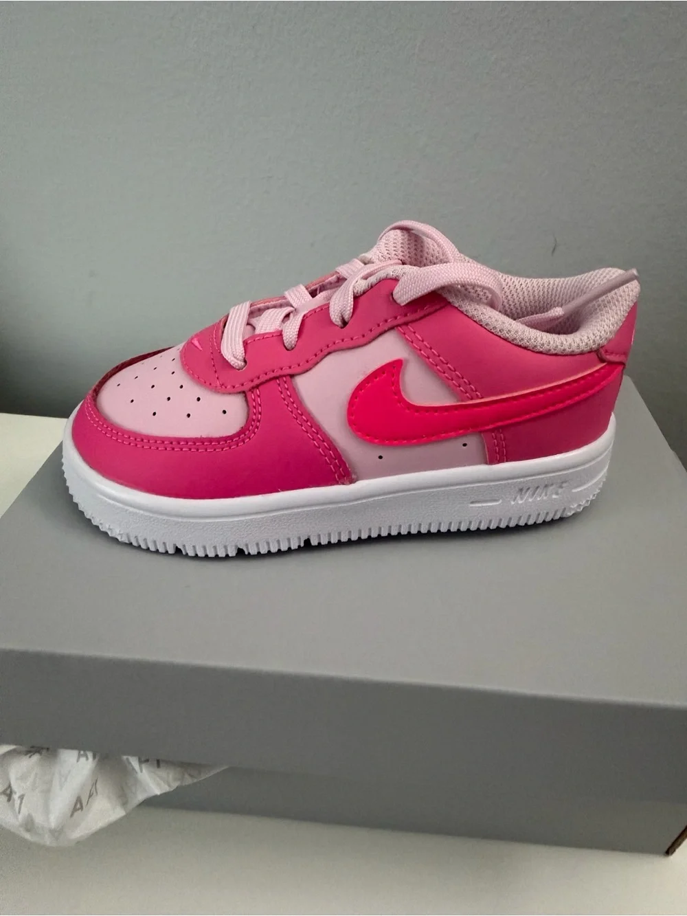 Nike Force 1 Low pink size 8c